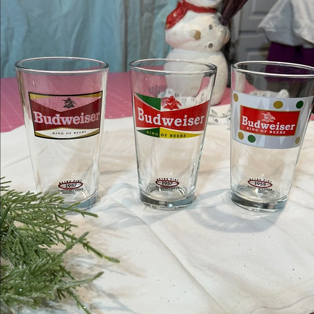 Budweiser Logo 14 piece Glass Set - Red and Black Accents - Picture 4 of 4